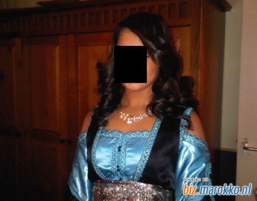 Btiq. Hajar verhuurt jurken Voorbeeld Blauwzwarte Marokkaanse jurk 