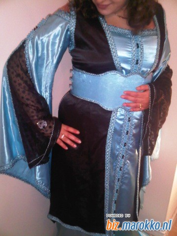 Btiq. Hajar verhuurt jurken blauwezwarte marokkaanse jurk