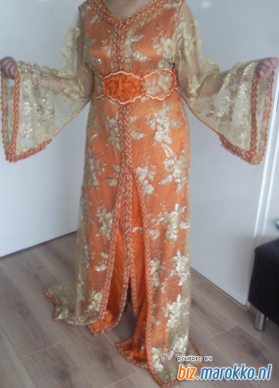 Nour dresses Takshita oranjegoud