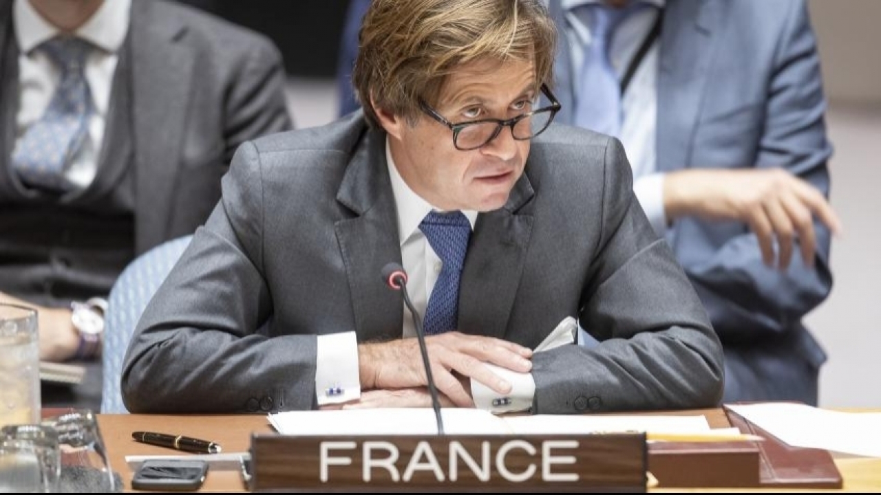 La France appelle à la reprise des tables rondes sur le Sahara