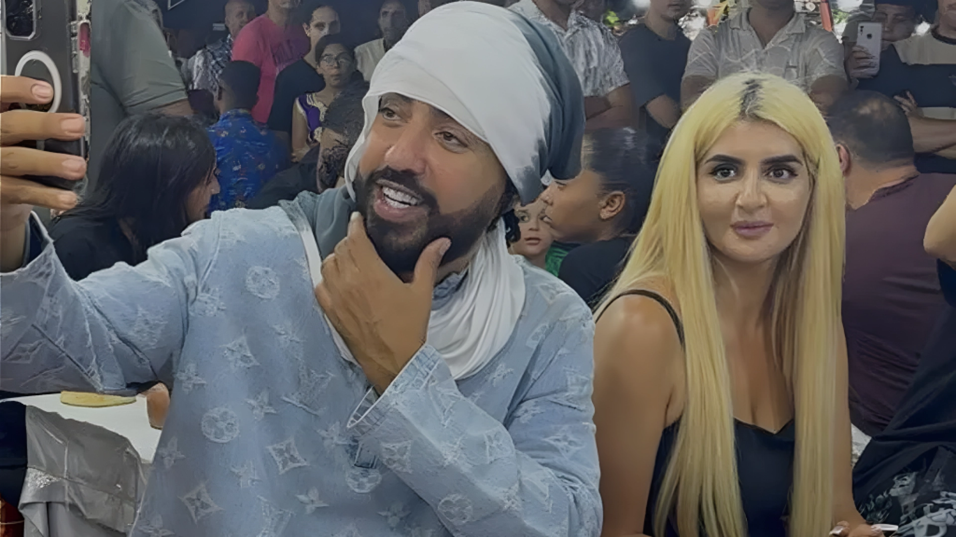 French Montana en Sheikha Mahra samen gespot in Marrakech op Jemaa el-Fnaa