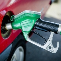 Nederlandse adviesprijs benzine stijgt tot boven de 2,10 euro
